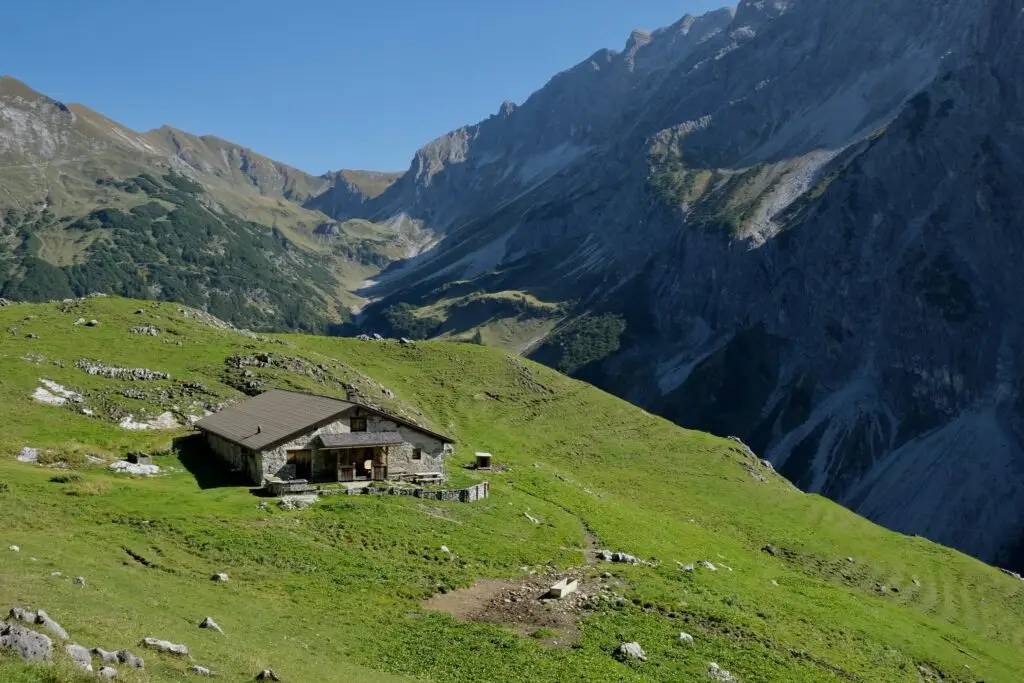 Langs verlaten en prachtige plekken: een huttentocht door het Grosses Walsertal is een ontmoeting met de stilte